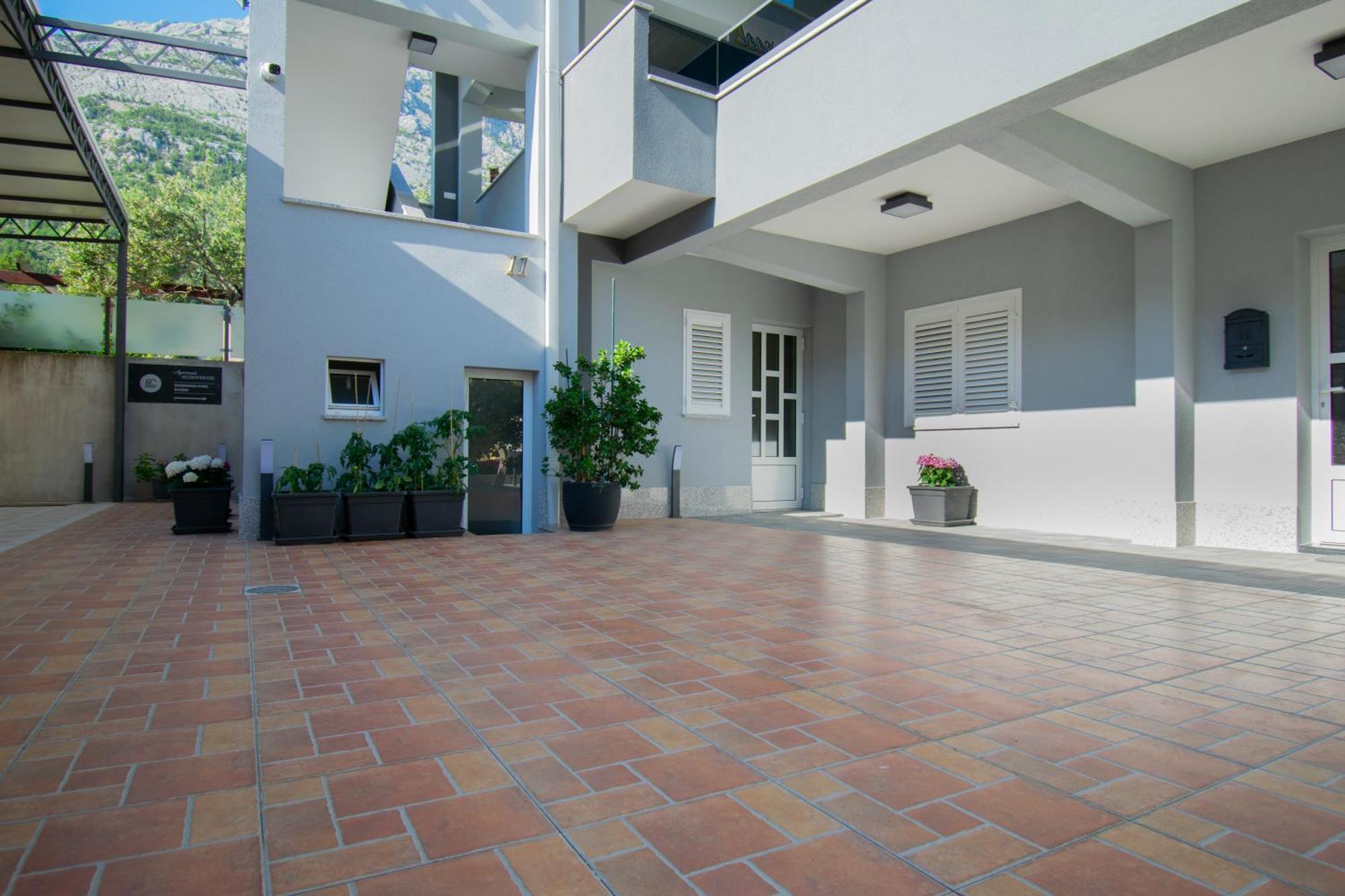 Apartments Hudovernik Baška Voda Εξωτερικό φωτογραφία