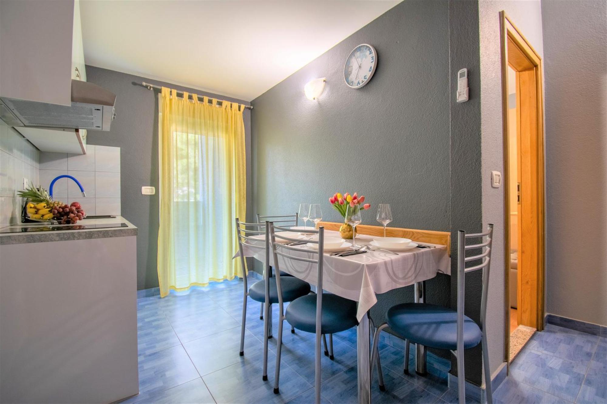 Apartments Hudovernik Baška Voda Εξωτερικό φωτογραφία