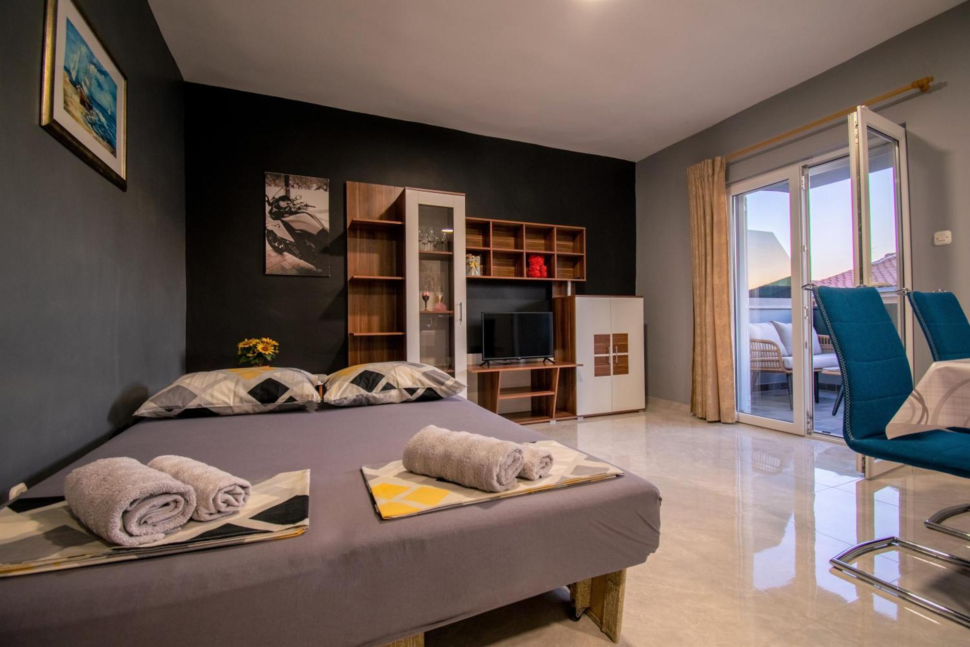 Apartments Hudovernik Baška Voda Εξωτερικό φωτογραφία