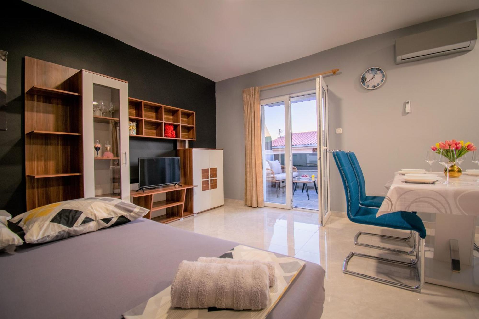Apartments Hudovernik Baška Voda Εξωτερικό φωτογραφία